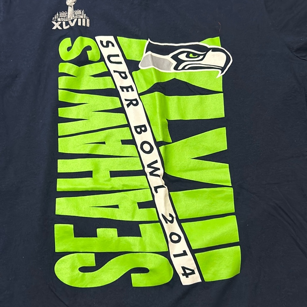 NWOT Seattle Seahawks, 2014 Super Bowl large slim fit Nike tea